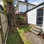 Rent 2 bedroom house in Albert-Eden