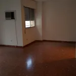 Alquilo 3 dormitorio casa de 90 m² en Sevilla