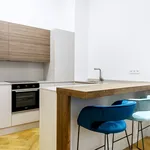 Pronajměte si 1 ložnic/e byt o rozloze 45 m² v Prague