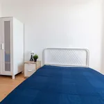 Rent a room in lisbon