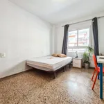 Rent 4 bedroom apartment in Valencia