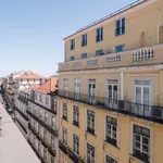 Rent 4 bedroom apartment of 65 m² in Lisboa