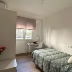 Rent a room of 75 m² in seville