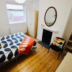 Rent 6 bedroom house in Swansea