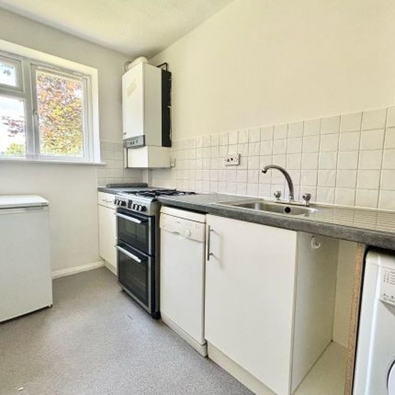 Flat to rent in Tanyard Close, Horsham RH13 New Town