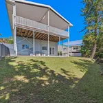 Rent 6 bedroom house in Cannonvale