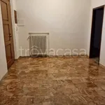 Affitto 4 camera casa di 90 m² in Arezzo