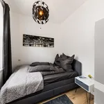 Rent 3 bedroom apartment of 45 m² in Berlin