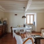 Rent 3 bedroom apartment in Cortona