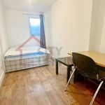 Rent 3 bedroom flat in East Midlands