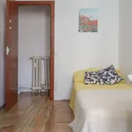 Rent a room of 280 m² in madrid