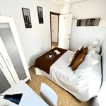 Rent a room of 100 m² in valencia