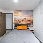 Rent a room of 450 m² in madrid