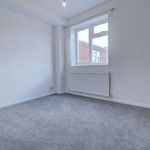 Rent 4 bedroom flat in South East England