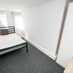 Rent 4 bedroom house in Leeds