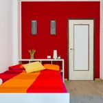 Rent 2 bedroom apartment in Milan