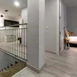 Rent 3 bedroom apartment of 70 m² in barcelona