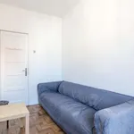 Rent a room of 100 m² in lisbon