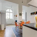 Rent 4 bedroom apartment in Prague