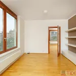 Pronajměte si 3 ložnic/e byt o rozloze 114 m² v Prague