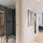 Rent 4 bedroom apartment of 66 m² in Barcelona