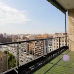 Rent a room of 150 m² in Valencia