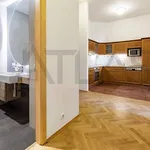 Pronajměte si 2 ložnic/e byt o rozloze 89 m² v Prague