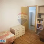 Affitto 4 camera appartamento di 105 m² in Bologna