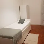 Rent 4 bedroom apartment in Lisbon