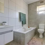 Rent 3 bedroom house of 200 m² in Pretoria