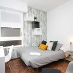 Rent a room of 460 m² in barcelona