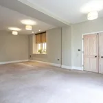 Rent 1 bedroom flat in Hart