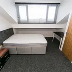 Rent 4 bedroom house in Leeds