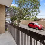 Rent 2 bedroom apartment in Footscray