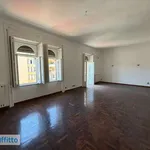 Affitto 6 camera appartamento di 180 m² in Naples