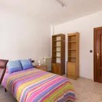 Rent a room of 78 m² in granada