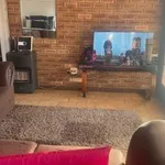 Rent 3 bedroom house of 232 m² in Tembisa