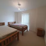 Rent 2 bedroom flat in Swansea