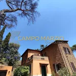 Rent 10 bedroom house of 600 m² in Rome