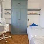 Rent a room of 120 m² in madrid