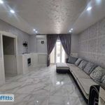 Affitto 3 camera appartamento di 151 m² in Naples