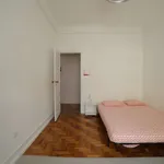 Rent a room of 160 m² in lisbon