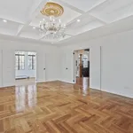 Rent 5 bedroom apartment of 678 m² in New York City