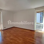 Affitto 3 camera appartamento di 130 m² in Monza