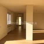 Rent 4 bedroom house of 200 m² in Treviso