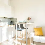 Rent 1 bedroom apartment of 25 m² in paris