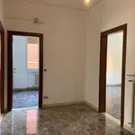 Rent 5 bedroom apartment of 95 m² in Modena