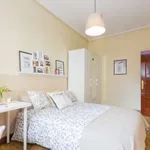 Rent a room of 91 m² in bilbao