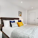 Rent 2 bedroom apartment of 68 m² in Kensington