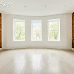 Rent 2 bedroom house of 83 m² in New York City